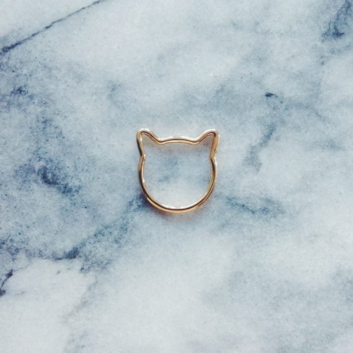 anillo en forma de gato 
