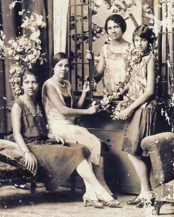 fotografía antigua de mujeres filipinas
