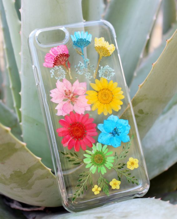 Funda de flores para el celular 