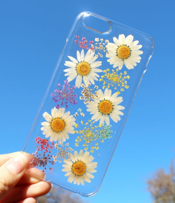 Funda de flores para el celular 