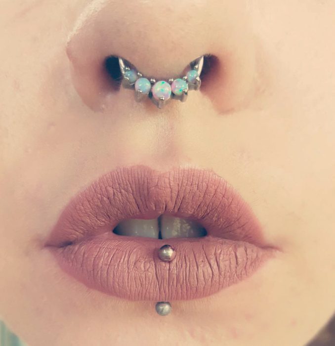 piercing nariz y labios