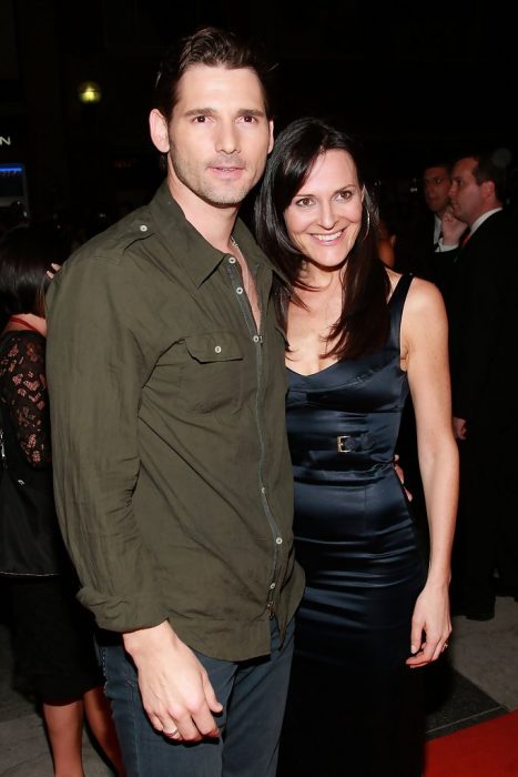 Rebeca Gleeson y Eric Bana