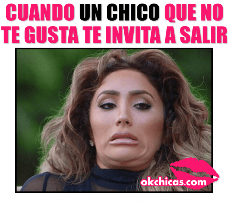 meme ok chicas chica morena haciendo cara de asco 