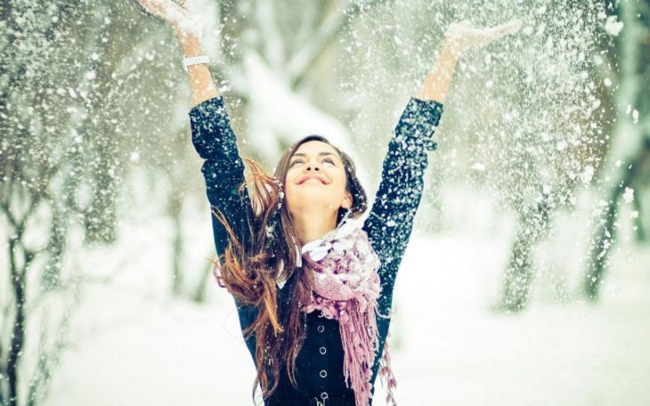 chica en la nieve