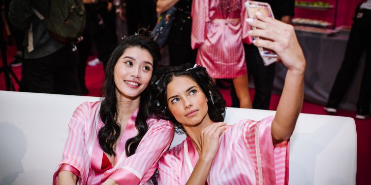 Angeles de Victoria Secret en el backstage