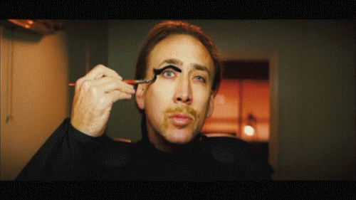 GIF hombre aplicándose maquillaje en la cara