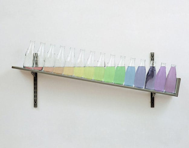 frascos con agua de colores