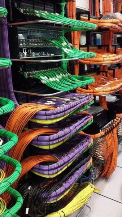cables ordenados por color