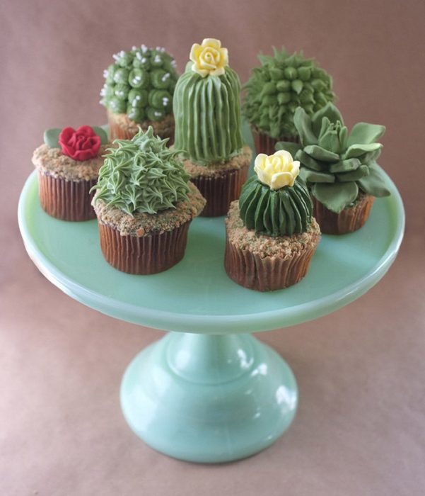 Cupcakes con nopales como adorno 