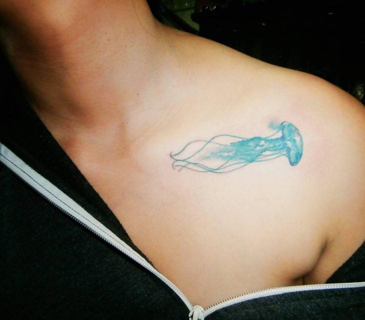 Tatuaje de acuarela medusa 
