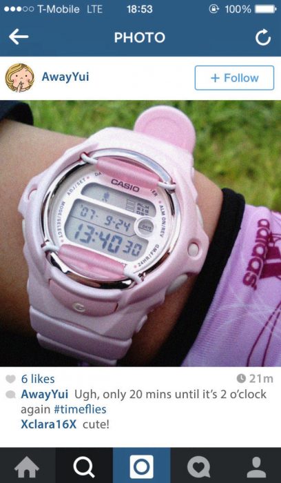 fotografìa en instagram reloj digital rosa 