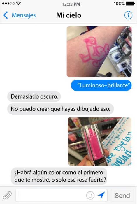 conversacion de chat entre pareja lipstick y dibujo en brazo