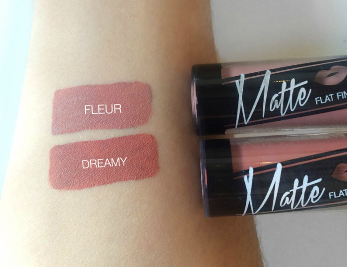 brazo con mancha de labiales matte marca LA Girl 