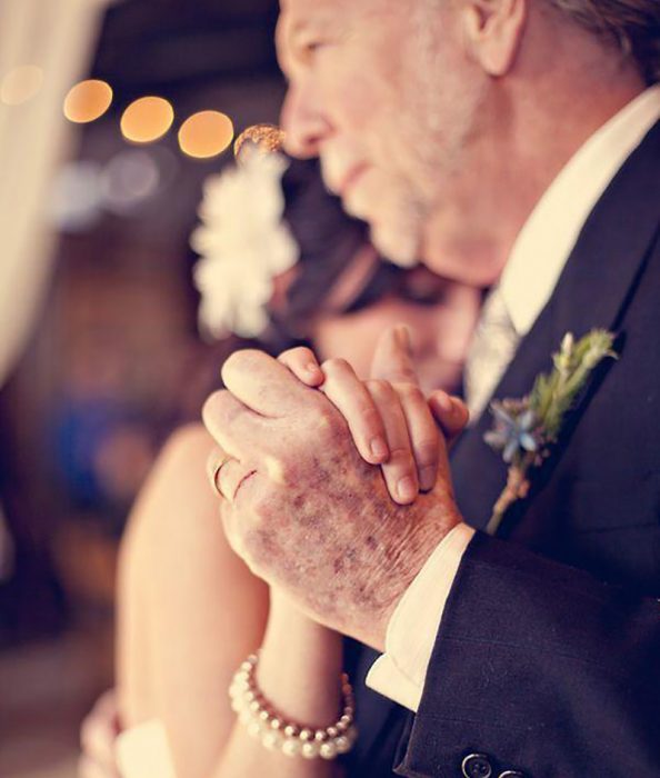 padre e hija en dia de su boda 