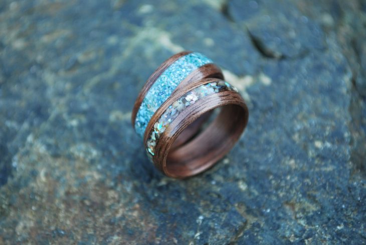 anillo madera y resina