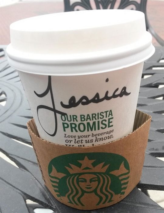 Vaso de Starbucks con bonita letra 