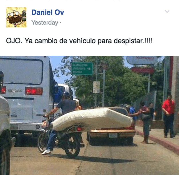 Meme del colchón que fue robado en xalapa circulando por Facebook 