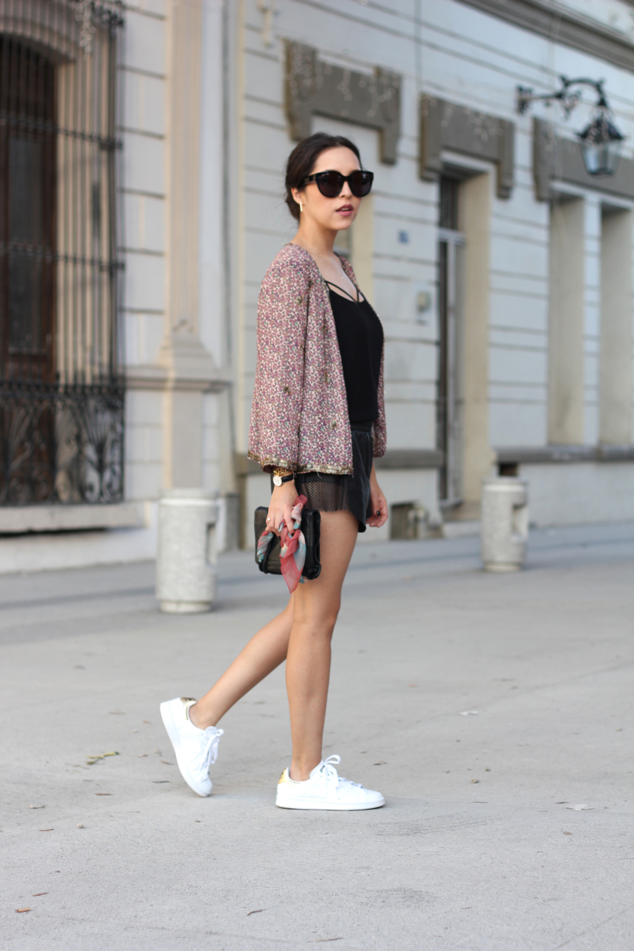 Looks con zapatillas blancas que tienes que usar