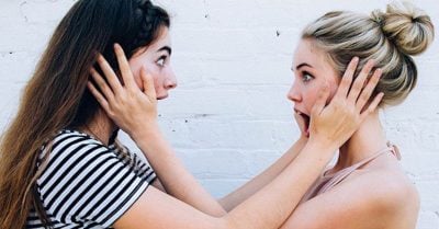 15 Situaciones que sólo entenderás si tu mejor amiga vive lejos