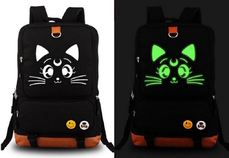 Mochila fosforecente de sailor moon 