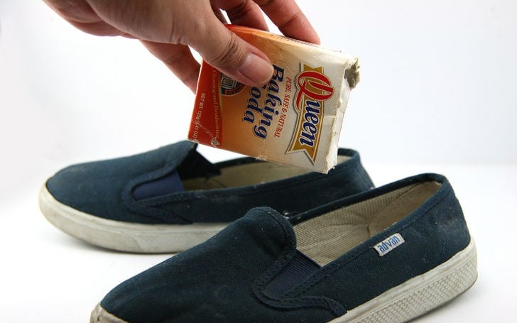 bicarbonato en zapatos