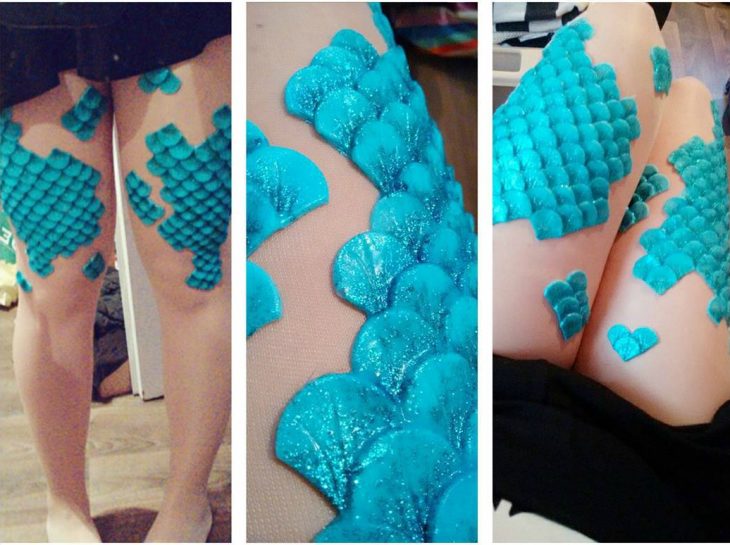 mujer con falda y medias con escamas azules de sirena