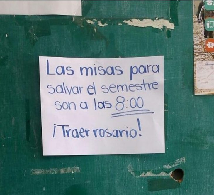 letrero de aviso para misa