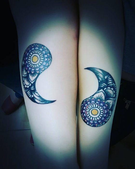 tatuaje pareja ying y yang con flores