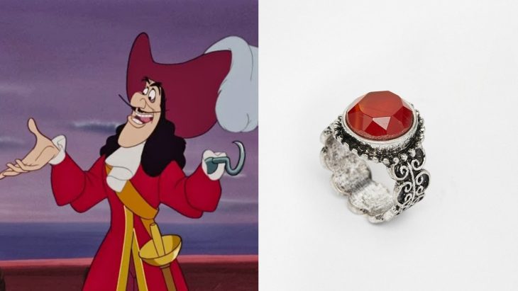 Anillo basado en el villano Garfio de la película peter pan 