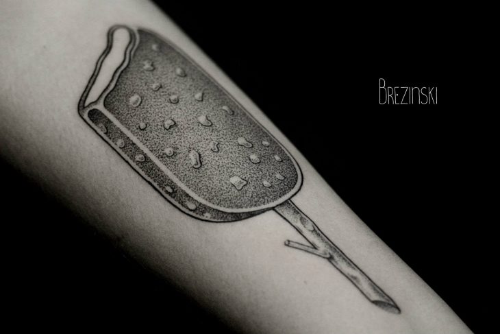 Tatuajes en puntillismo de Ilya Brezinski