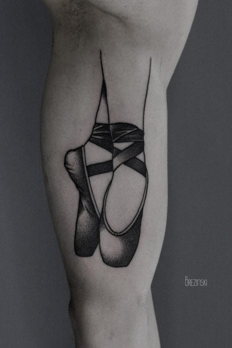 Tatuajes en puntillismo de Ilya Brezinski