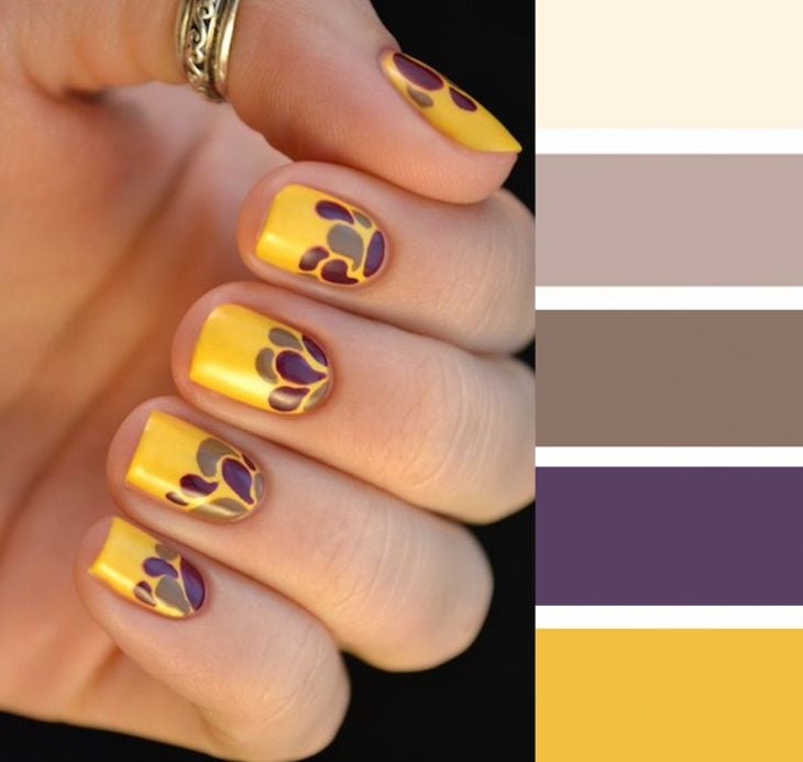 Combinaciones de uñas en colores amarillo y morado 