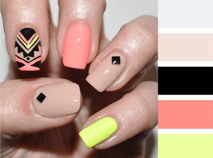 Combinaciones de uñas en colores piel, rosa y negro 