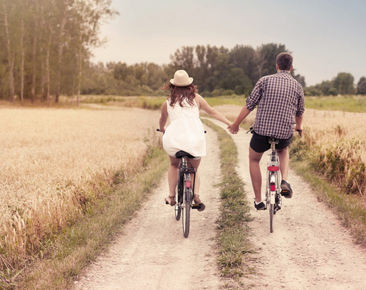 Paseo romántico en bicicleta.