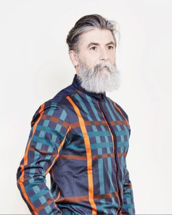 Hombre de 60 años se vuelve modelo gracias a su barba (1)
