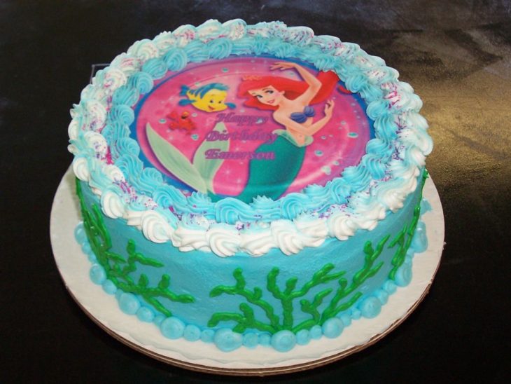 pastel de ariel sirenita caricatura pelirroja 