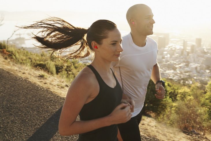 pareja corriendo