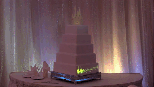 GIF pastel de bodas iluminado con la magia de Disney 