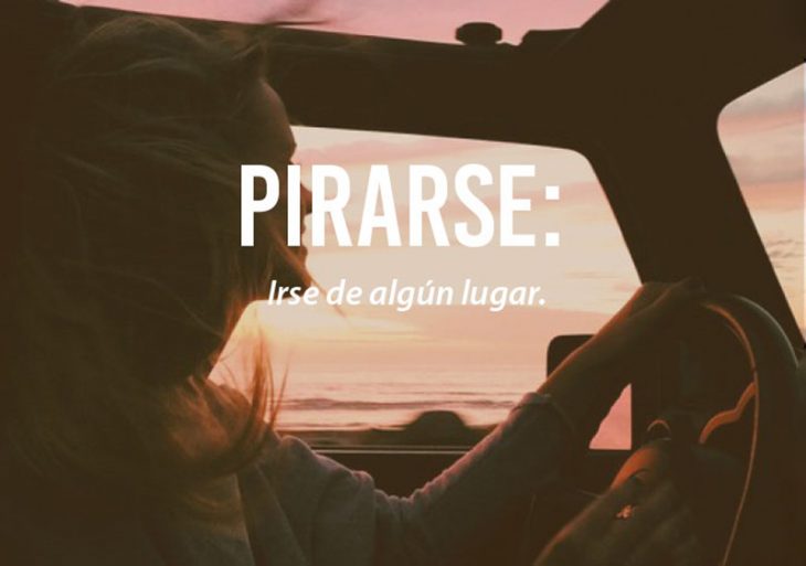 mujer manejando y paisaje de atardecer con frase 