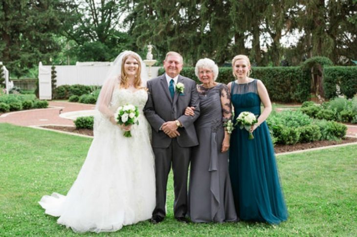 la novia con sus abuelos 