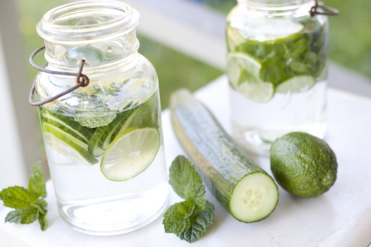 Agua de pepino, limón y menta 