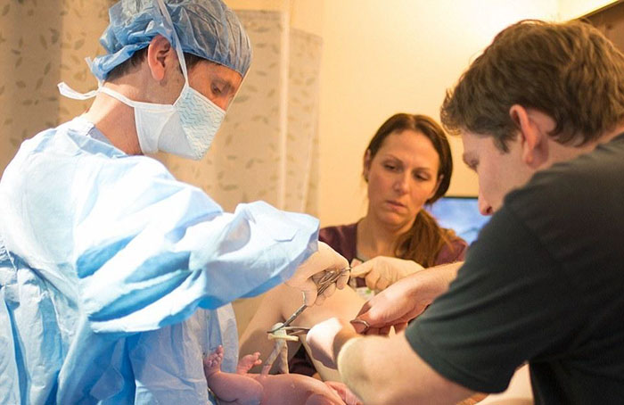 médicos durante labor de parto