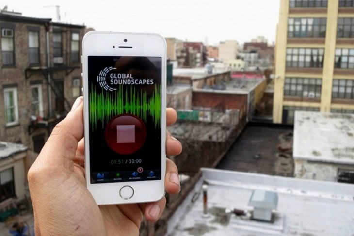 celular con app para grabar sonidos