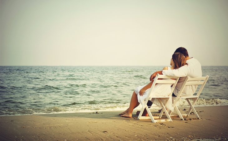 Pareja en la playa. 