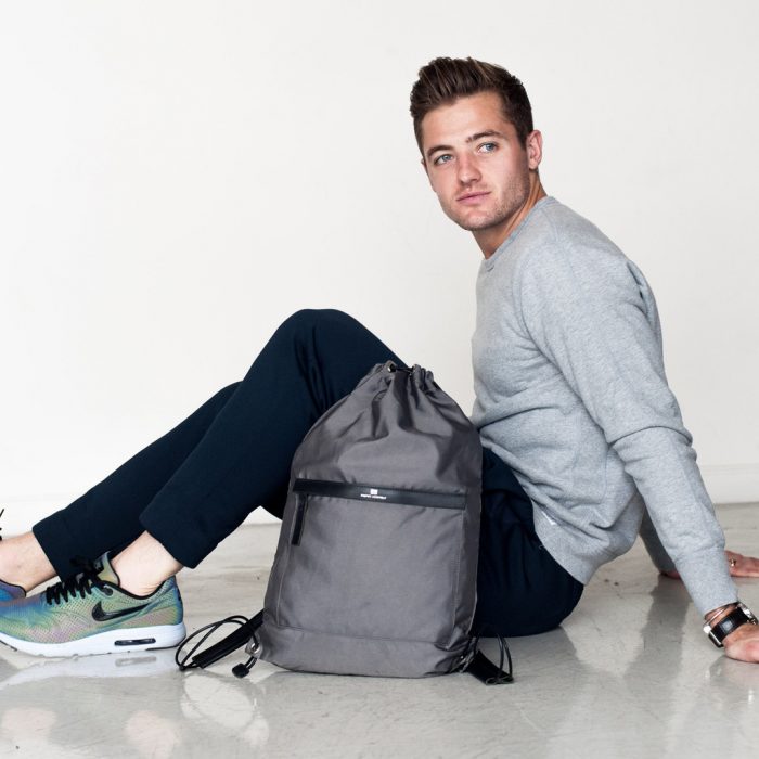 Robbie Rogers en estilo deportivo.