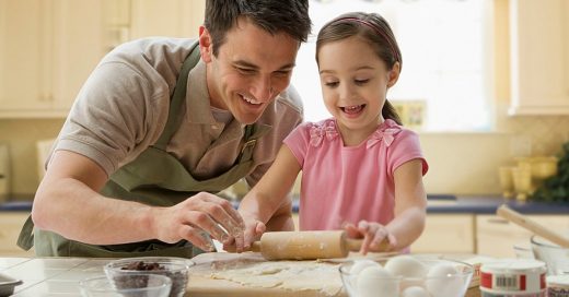 Estas son las 15 cosas más adorables que un papá moderno hace