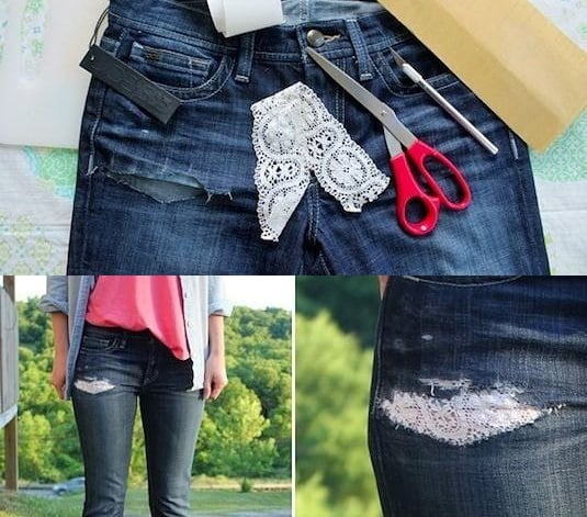 Jeans reparados con un encaje. 