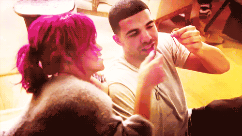 Drake confiesa su amor por Rihanna en los premios MTV 
