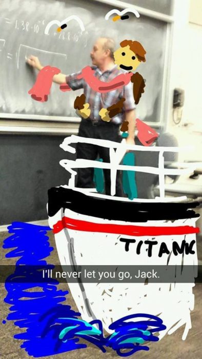 snap profesor con dibujo de titanic