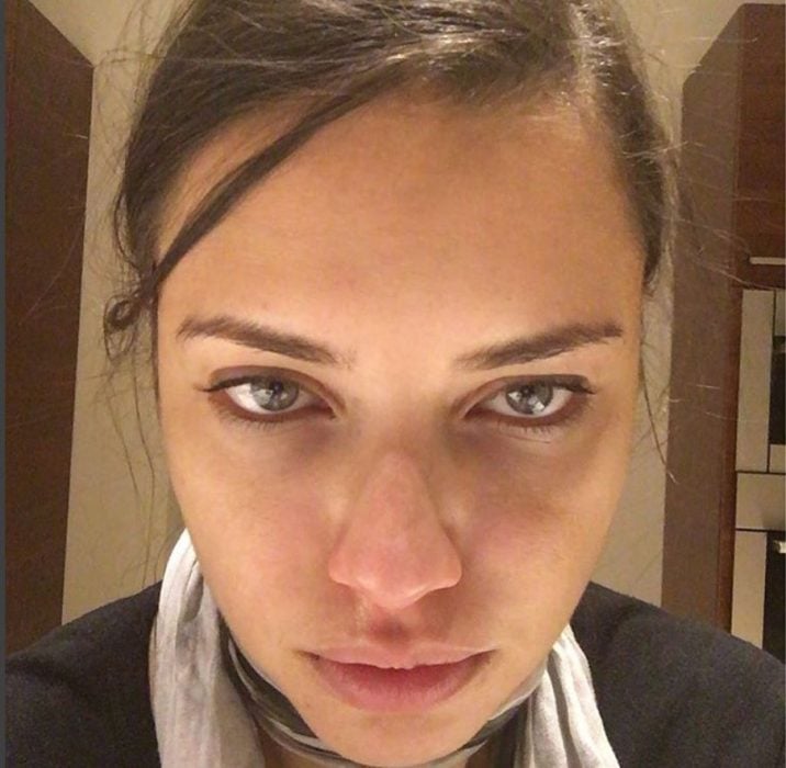 Adriana Lima sin maquillaje